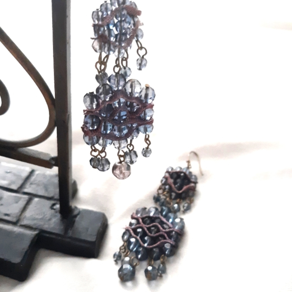 {BEAD EARRINGS }